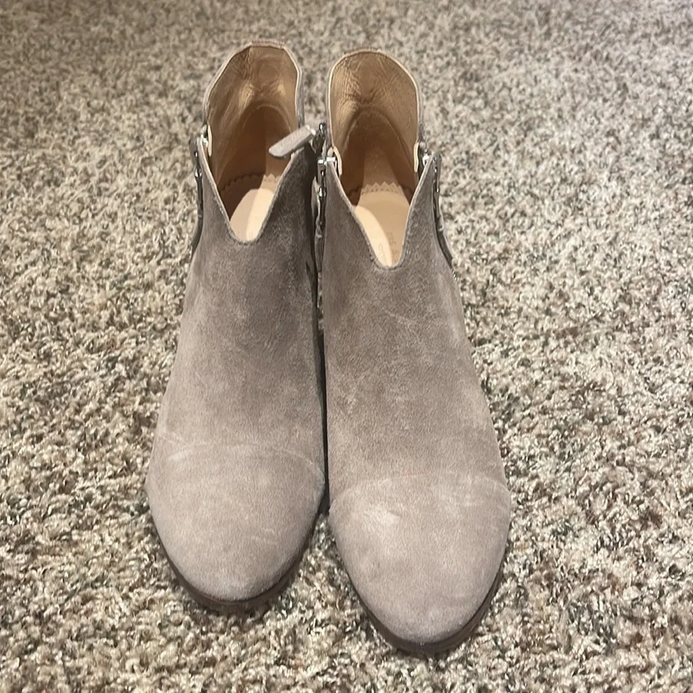 Rag & Bone Margot Heeled Bootie in Stone Waxy Suede in Size 39 - Picture 12 of 12
